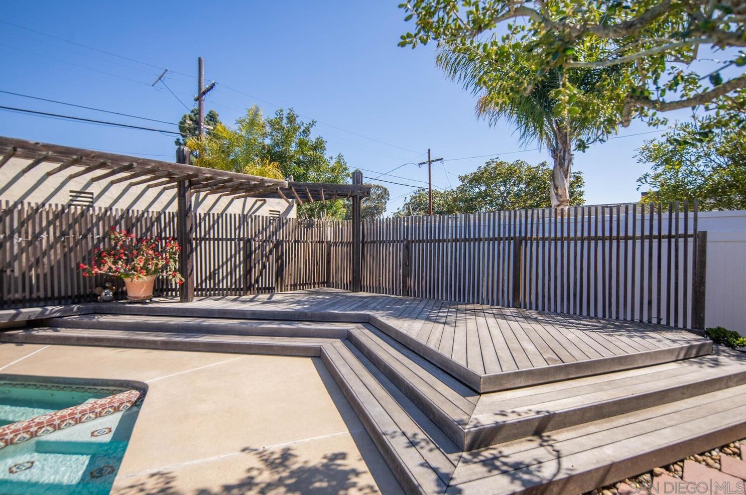 671 Alameda Blvd, San Diego CA 92118-2014 exterior