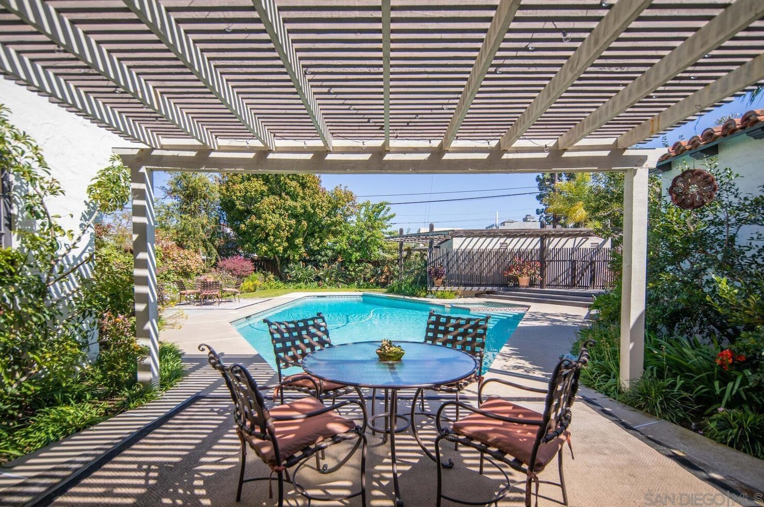 671 Alameda Blvd, San Diego CA 92118-2014 exterior