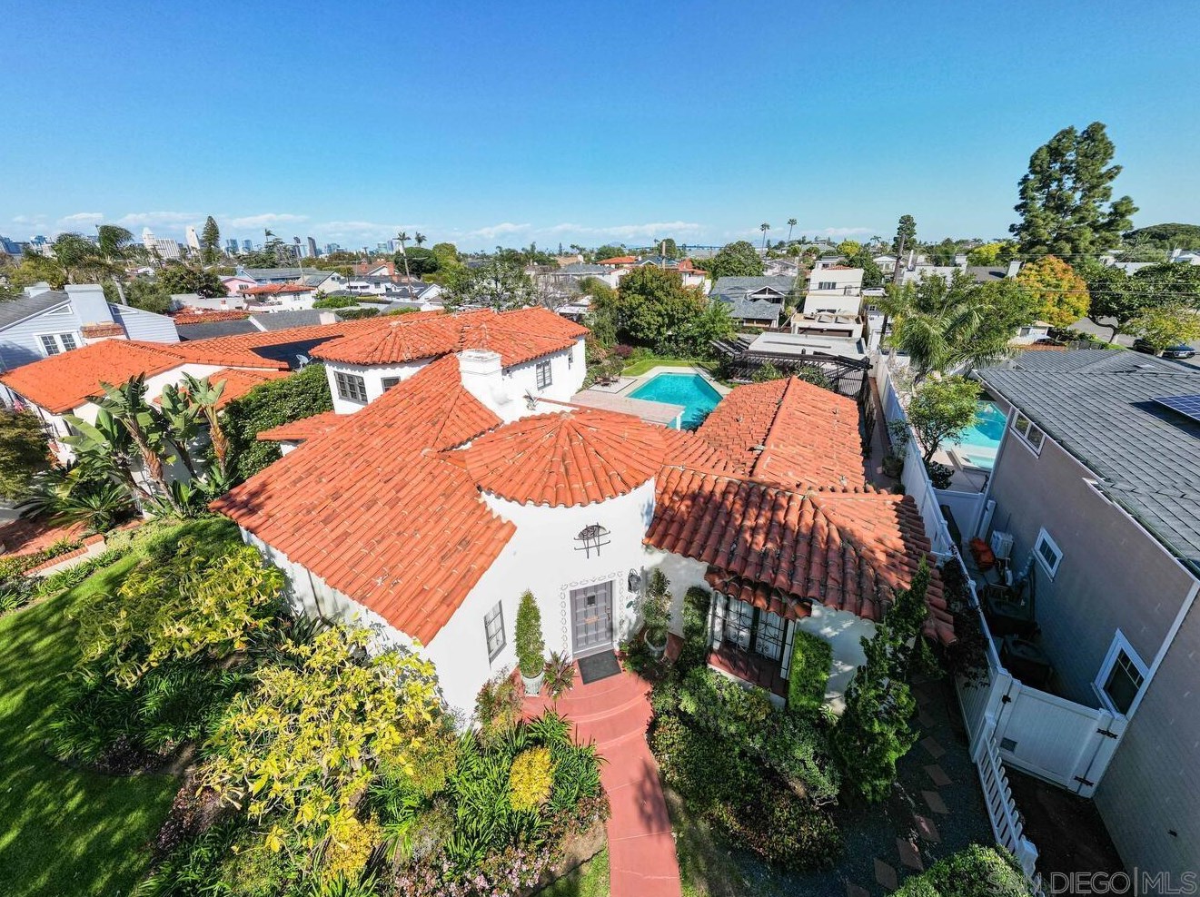 671 Alameda Blvd, San Diego CA 92118-2014 exterior