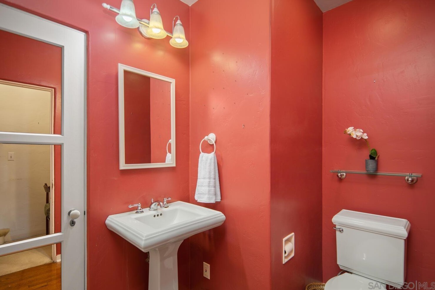 671 Alameda Blvd, San Diego CA 92118-2014 exterior