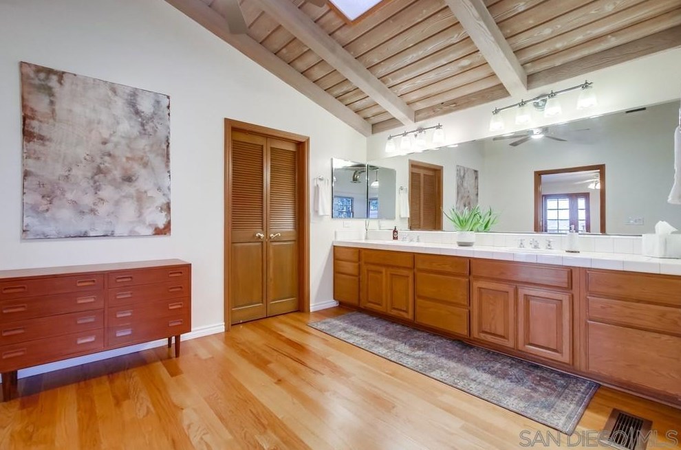 10510 Fuerte Dr, La Mesa CA  91941-4351 exterior