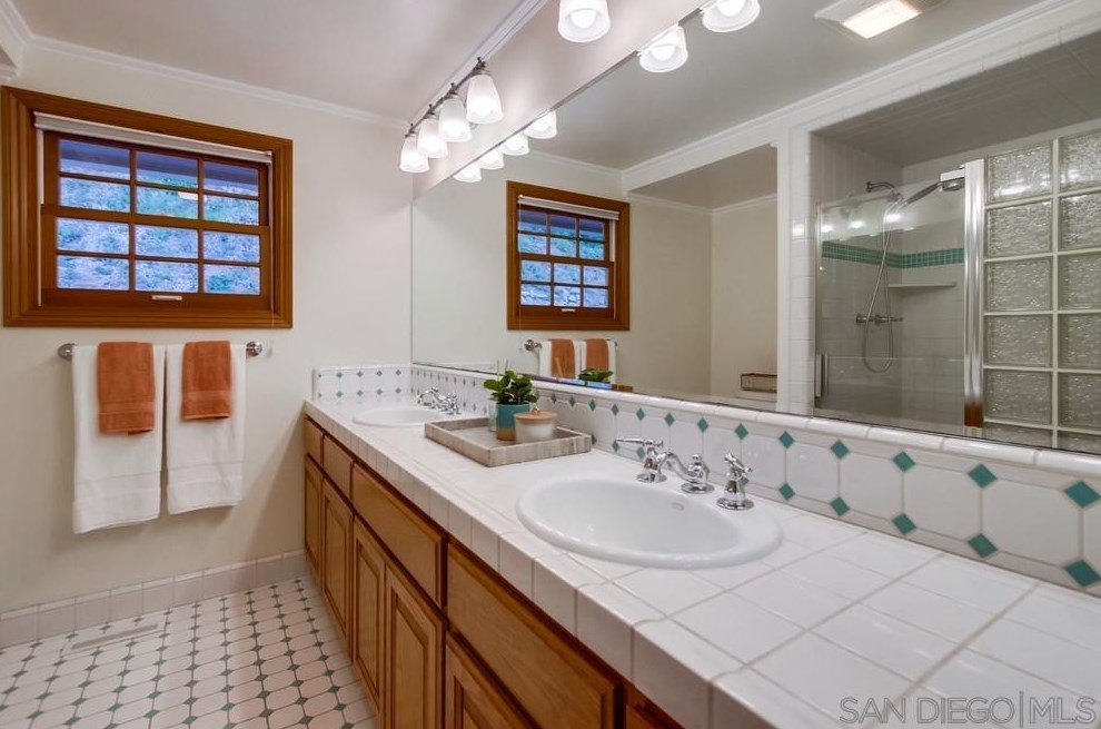 10510 Fuerte Dr, La Mesa CA  91941-4351 exterior