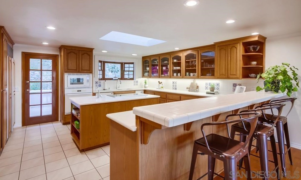 10510 Fuerte Dr, La Mesa CA  91941-4351 exterior