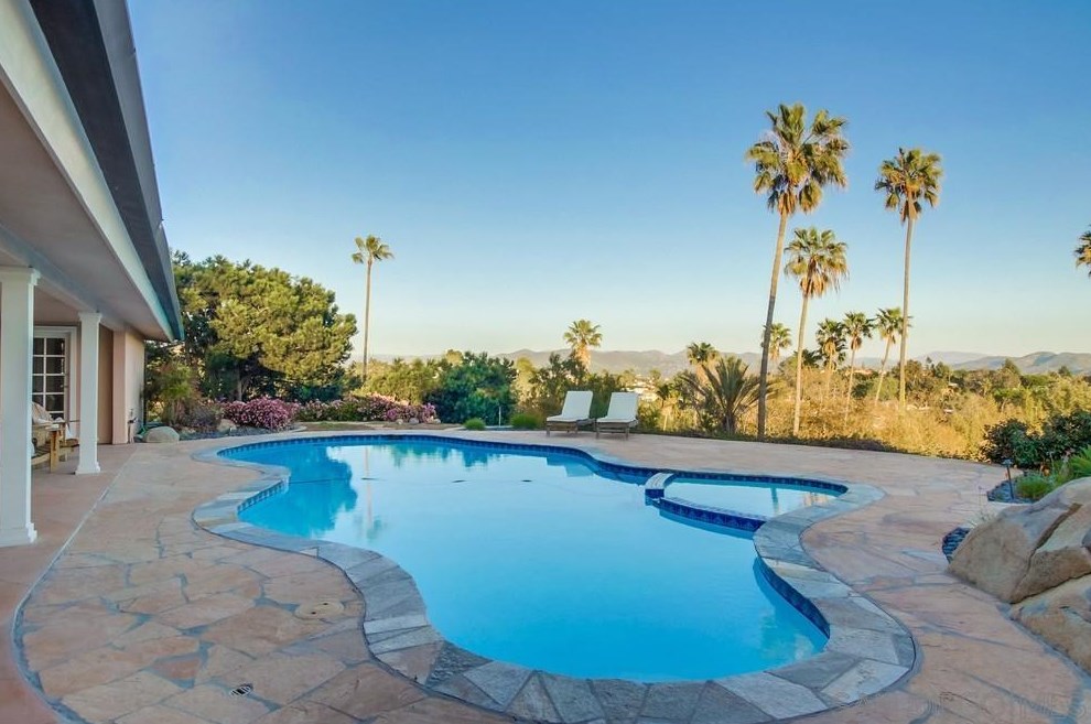 10510 Fuerte Dr, La Mesa CA  91941-4351 exterior