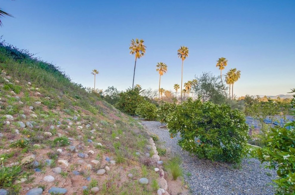 10510 Fuerte Dr, La Mesa CA  91941-4351 exterior