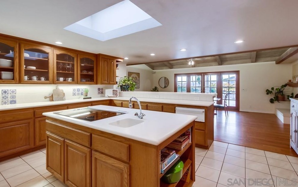 10510 Fuerte Dr, La Mesa CA  91941-4351 exterior
