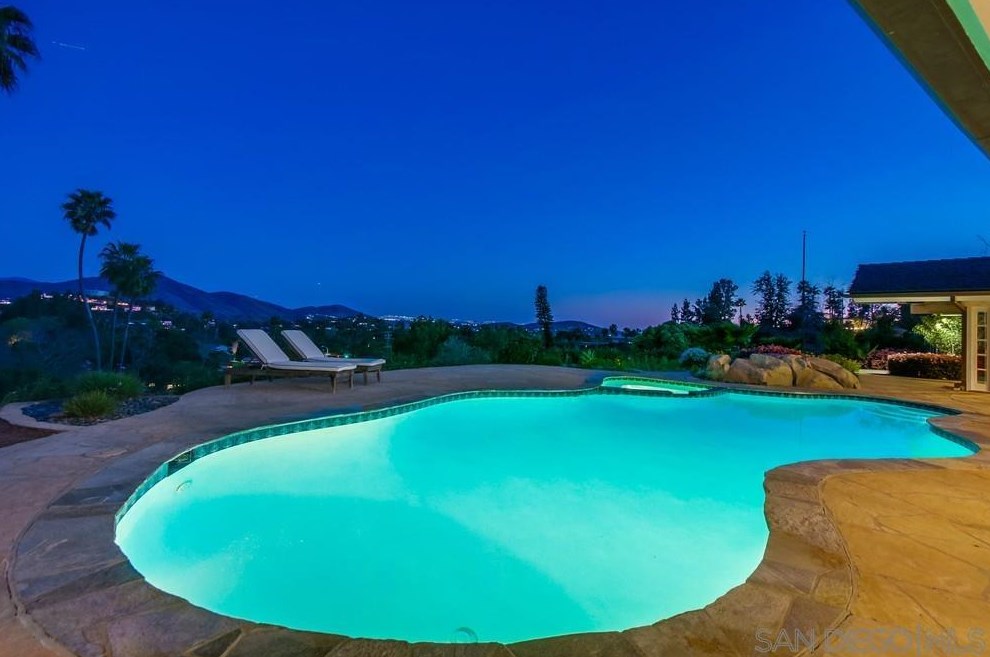 10510 Fuerte Dr, La Mesa CA  91941-4351 exterior