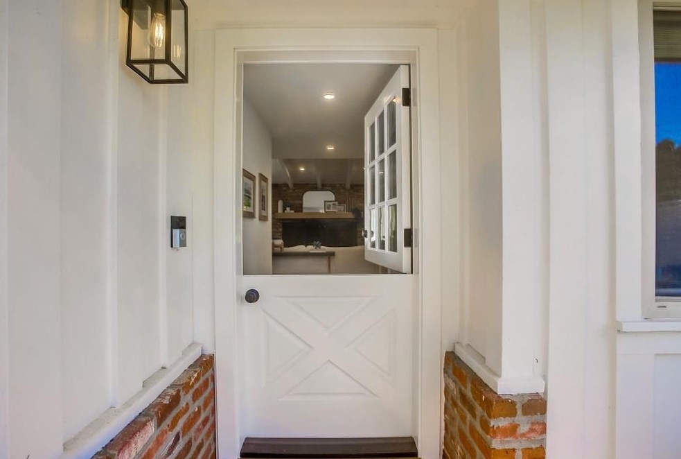 3019 Mesa Dr, Oceanside CA  92054-3705 exterior