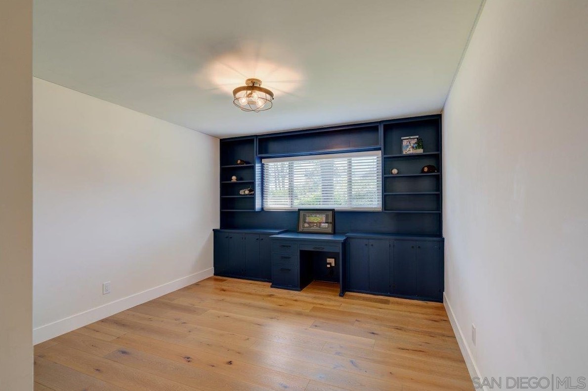 3019 Mesa Dr, Oceanside CA  92054-3705 exterior