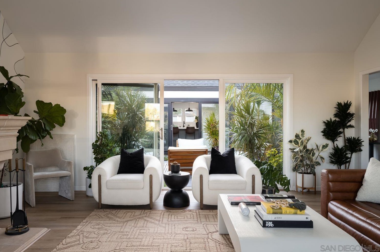 5026 Mansfield St, San Diego, CA 92116-1938