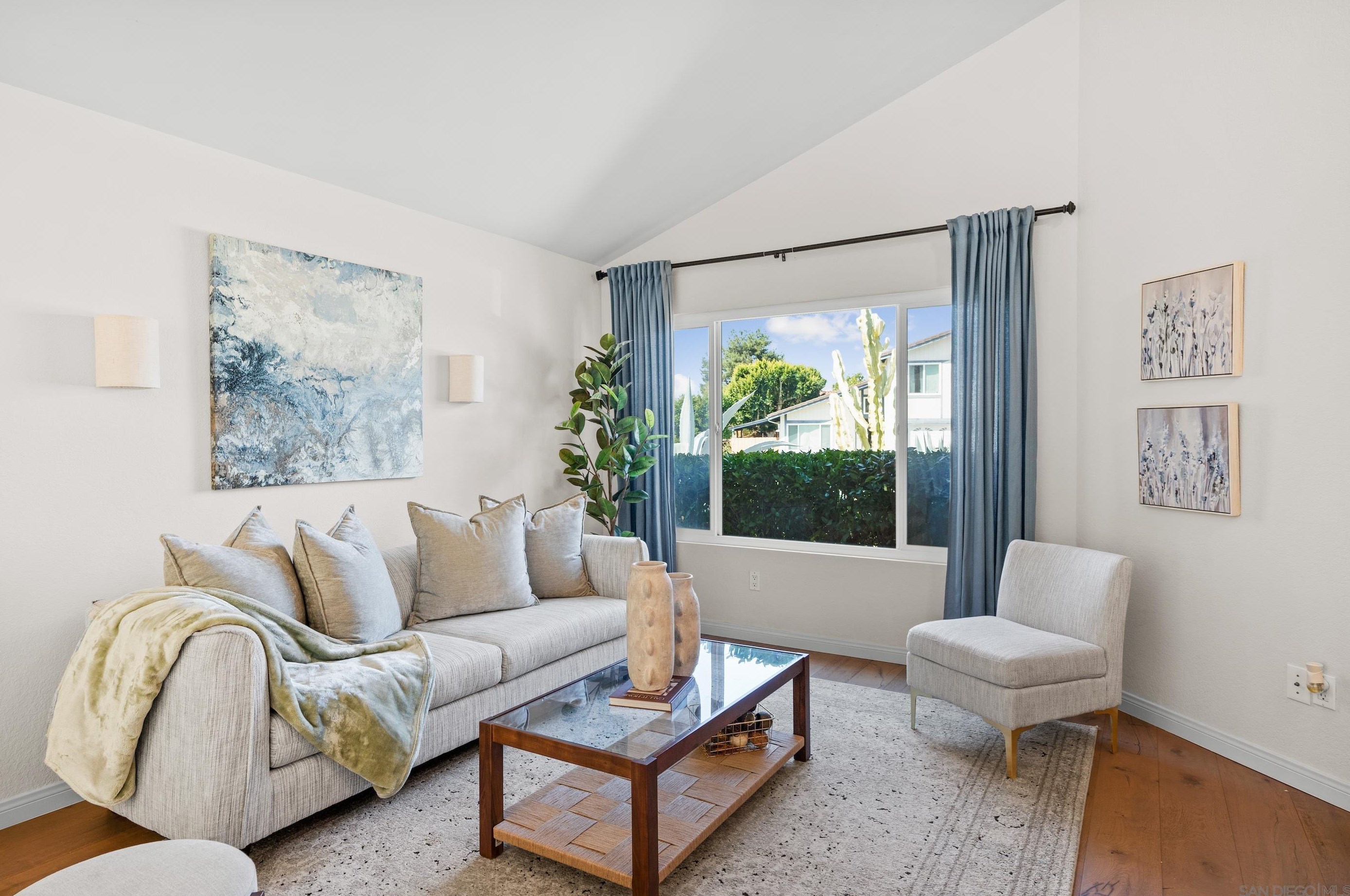 9049 Gainsborough Ave, San Diego, CA 92129-3123