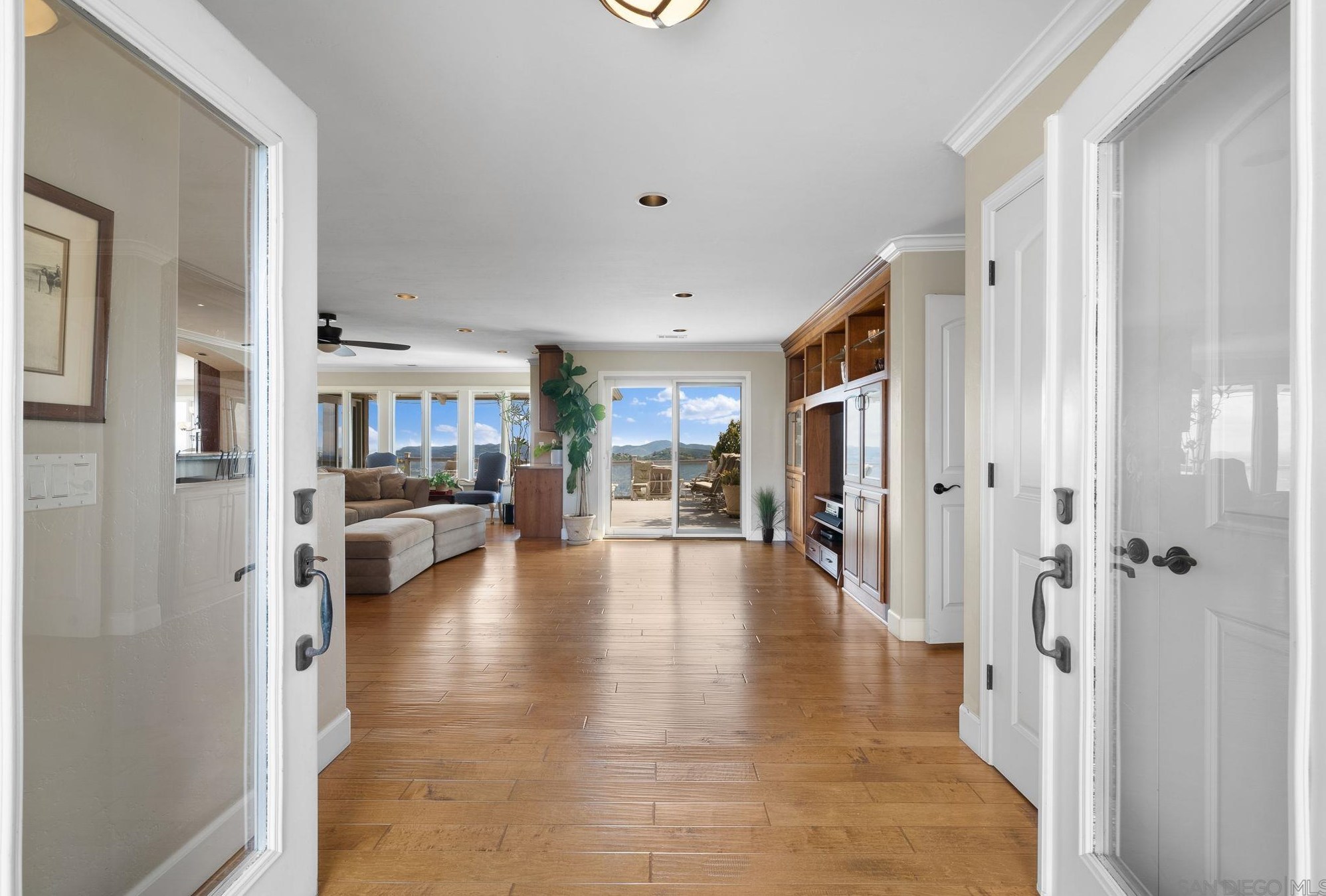 308 Camino Calafia, San Marcos, CA 92069-9519