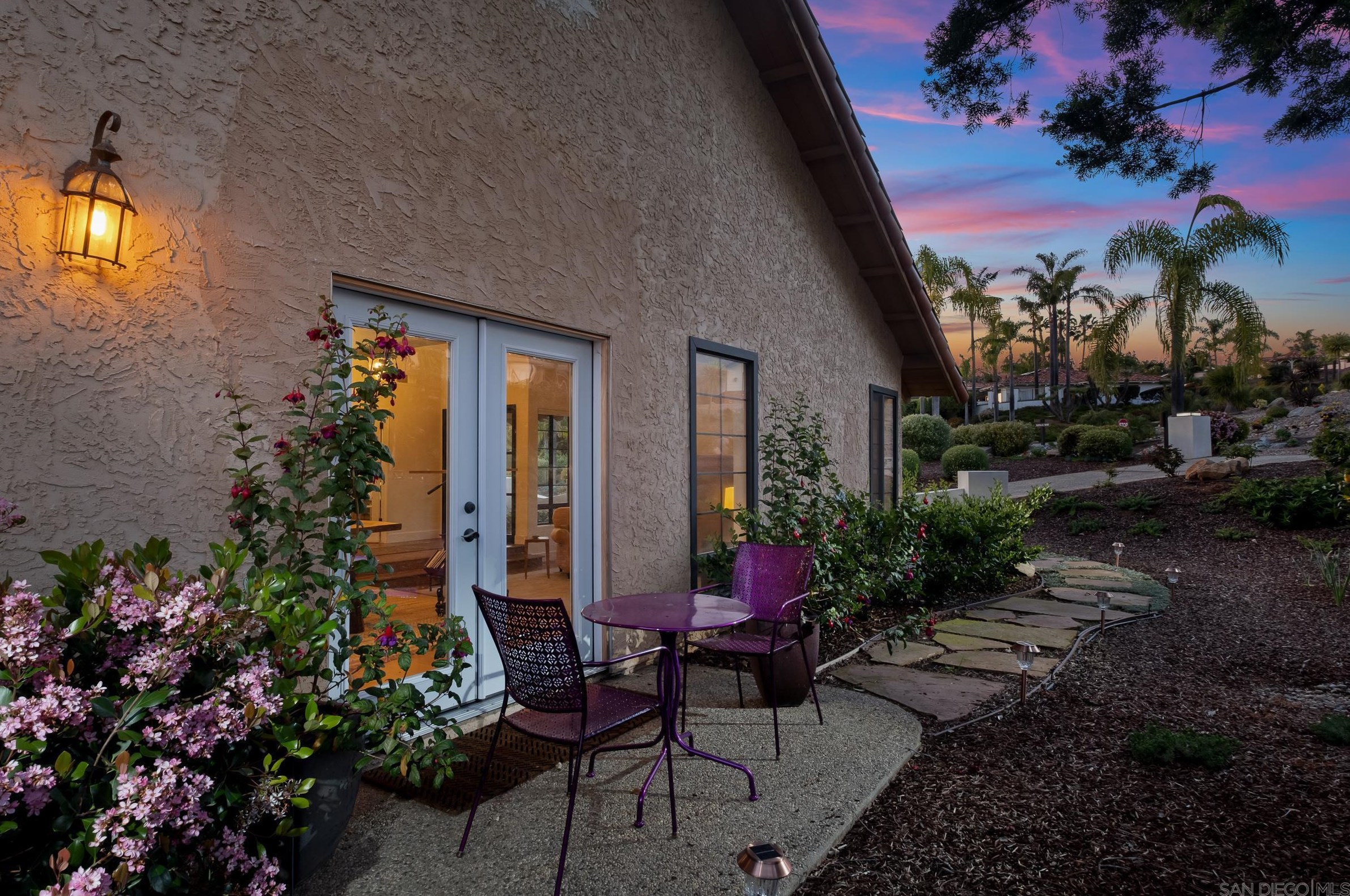 1719 Kings Rd, Vista CA  92084-3639 exterior