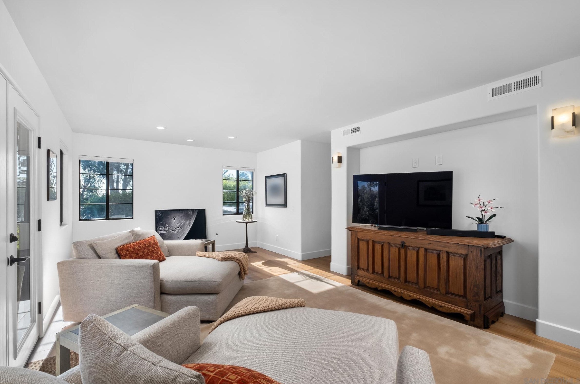 1719 Kings Rd, Vista CA  92084-3639 exterior