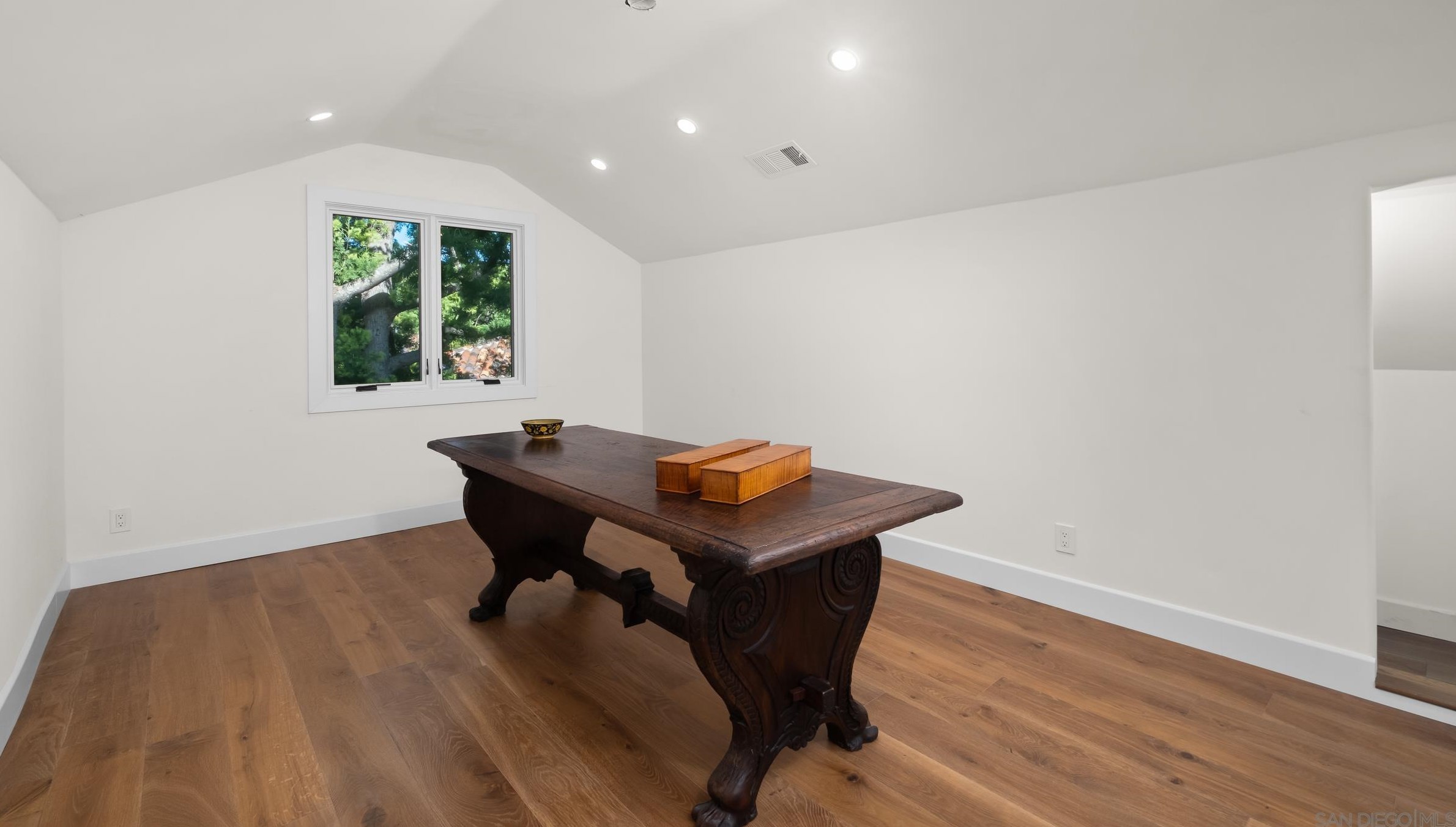 1719 Kings Rd, Vista CA  92084-3639 exterior