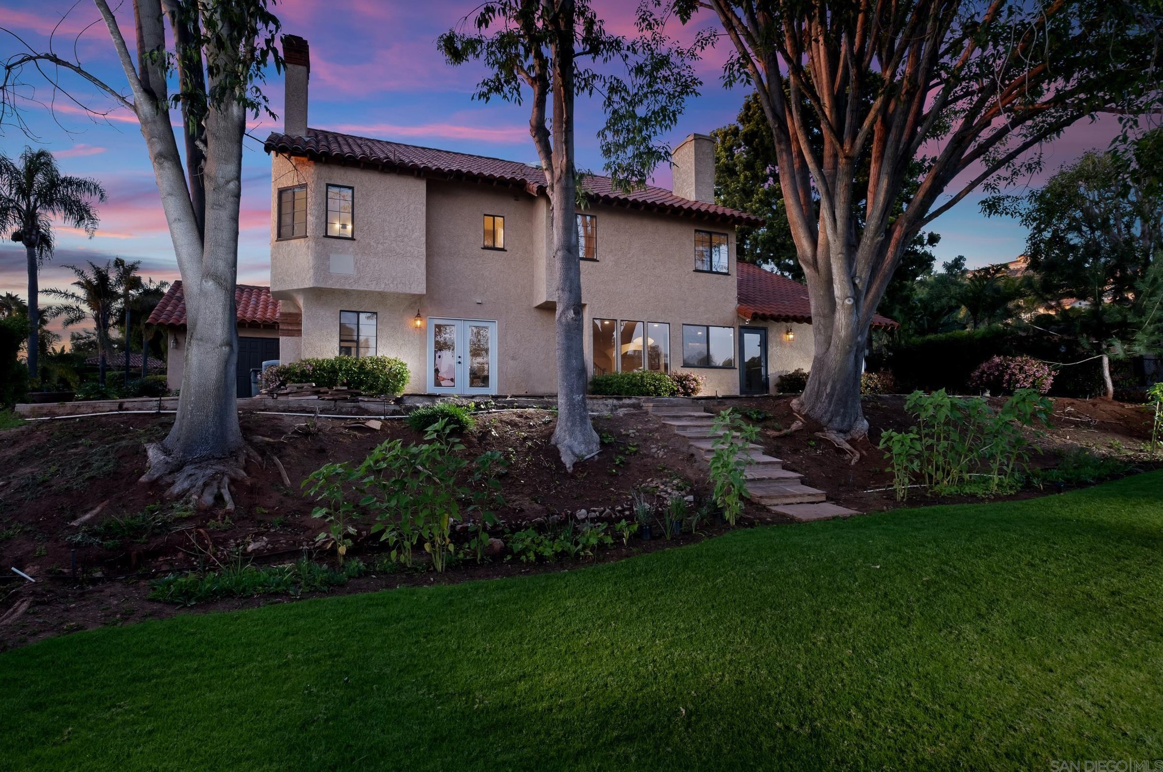 1719 Kings Rd, Vista CA  92084-3639 exterior