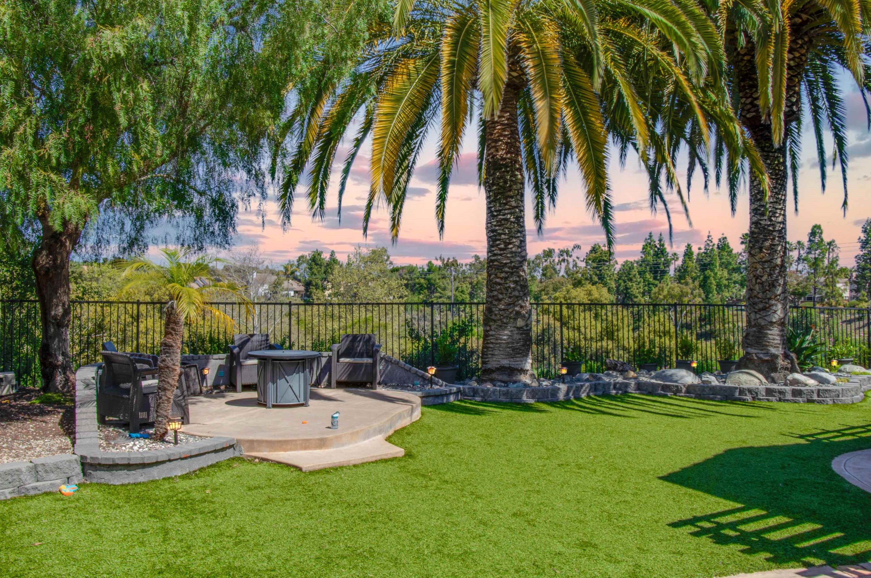 1616 Mountain Pass Cir, Vista CA  92081-8811 exterior