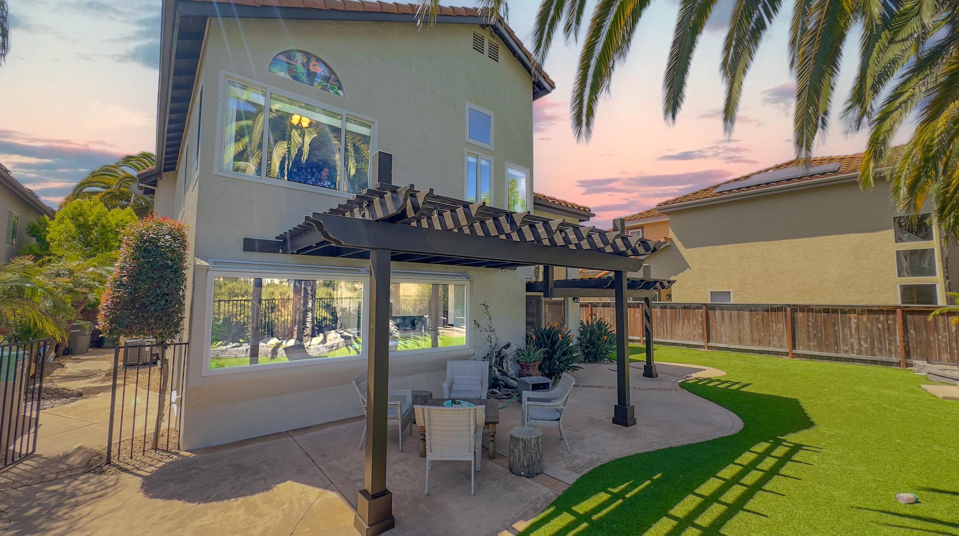 1616 Mountain Pass Cir, Vista CA  92081-8811 exterior