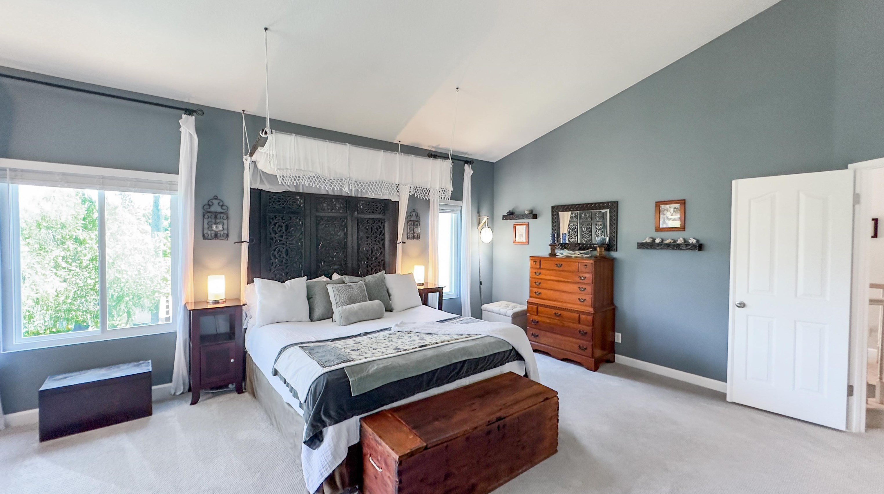 1616 Mountain Pass Cir, Vista CA  92081-8811 exterior