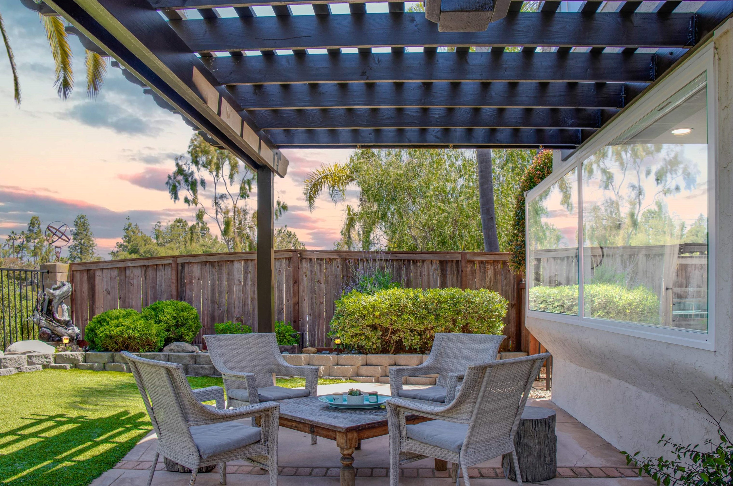 1616 Mountain Pass Cir, Vista CA  92081-8811 exterior