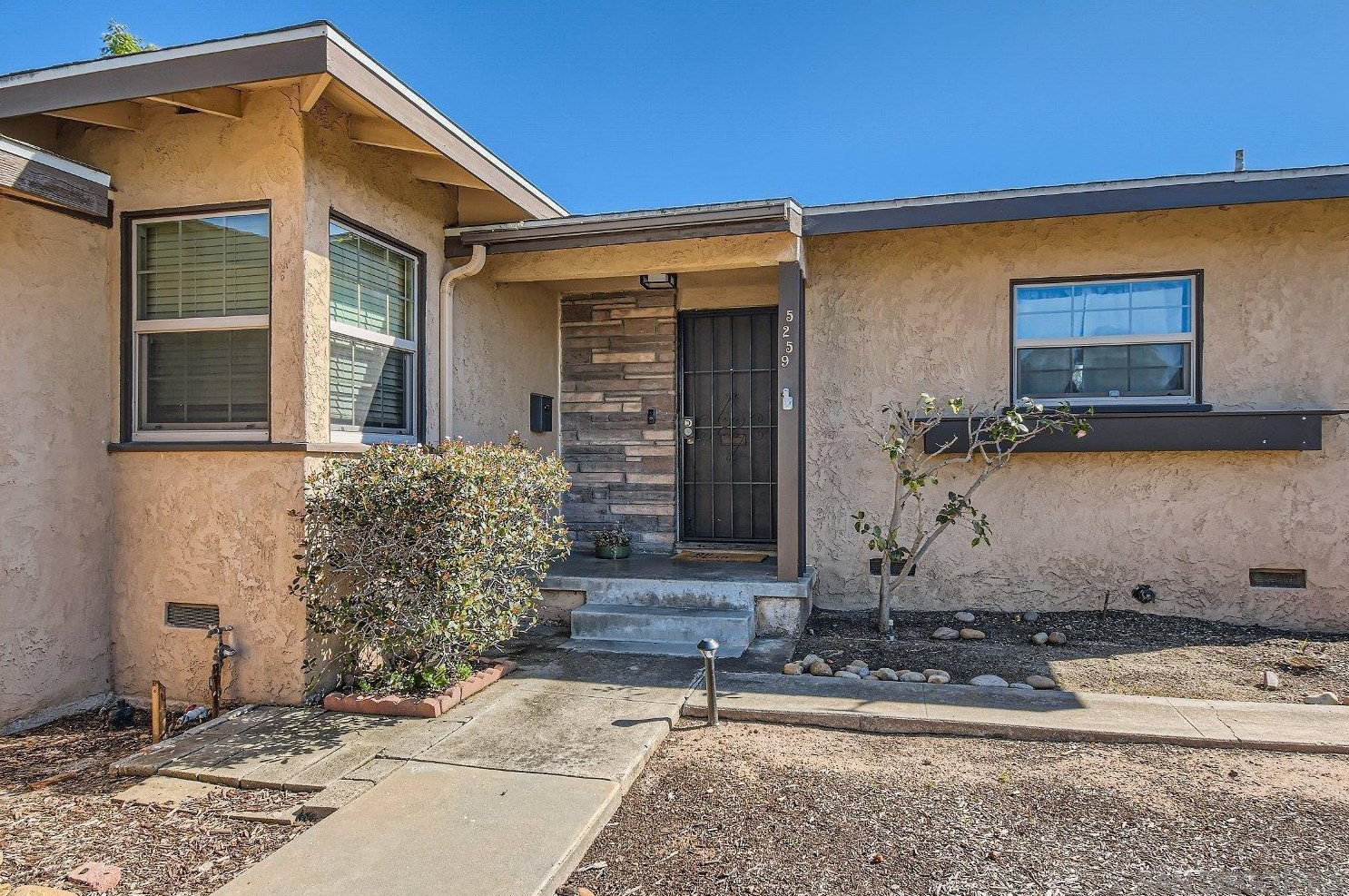 5259 Laurel St, San Diego, CA 92105-4912