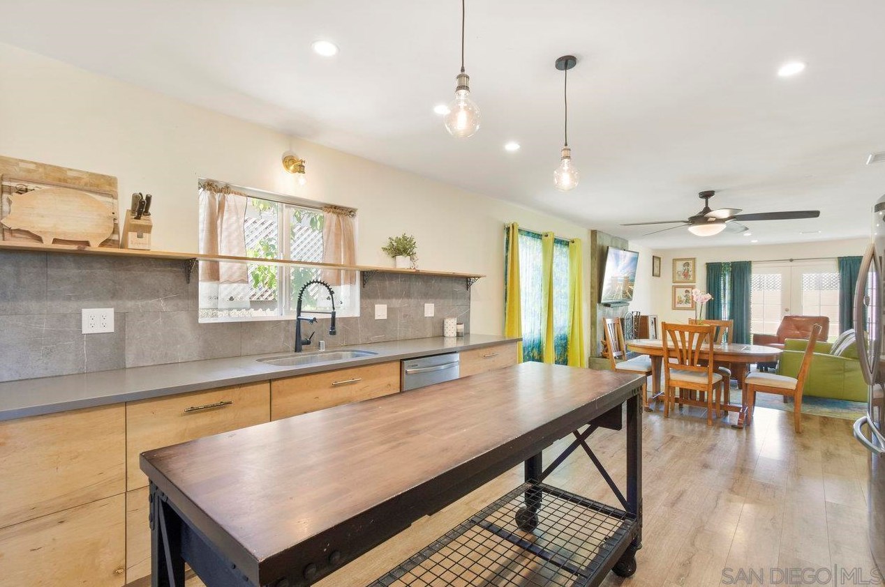 651 Landis Ave, Chula Vista CA  91910-5710 exterior