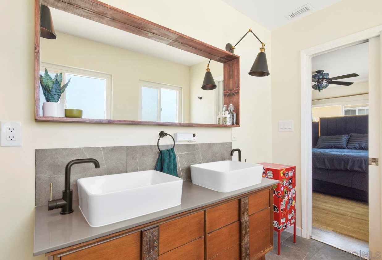 651 Landis Ave, Chula Vista CA  91910-5710 exterior