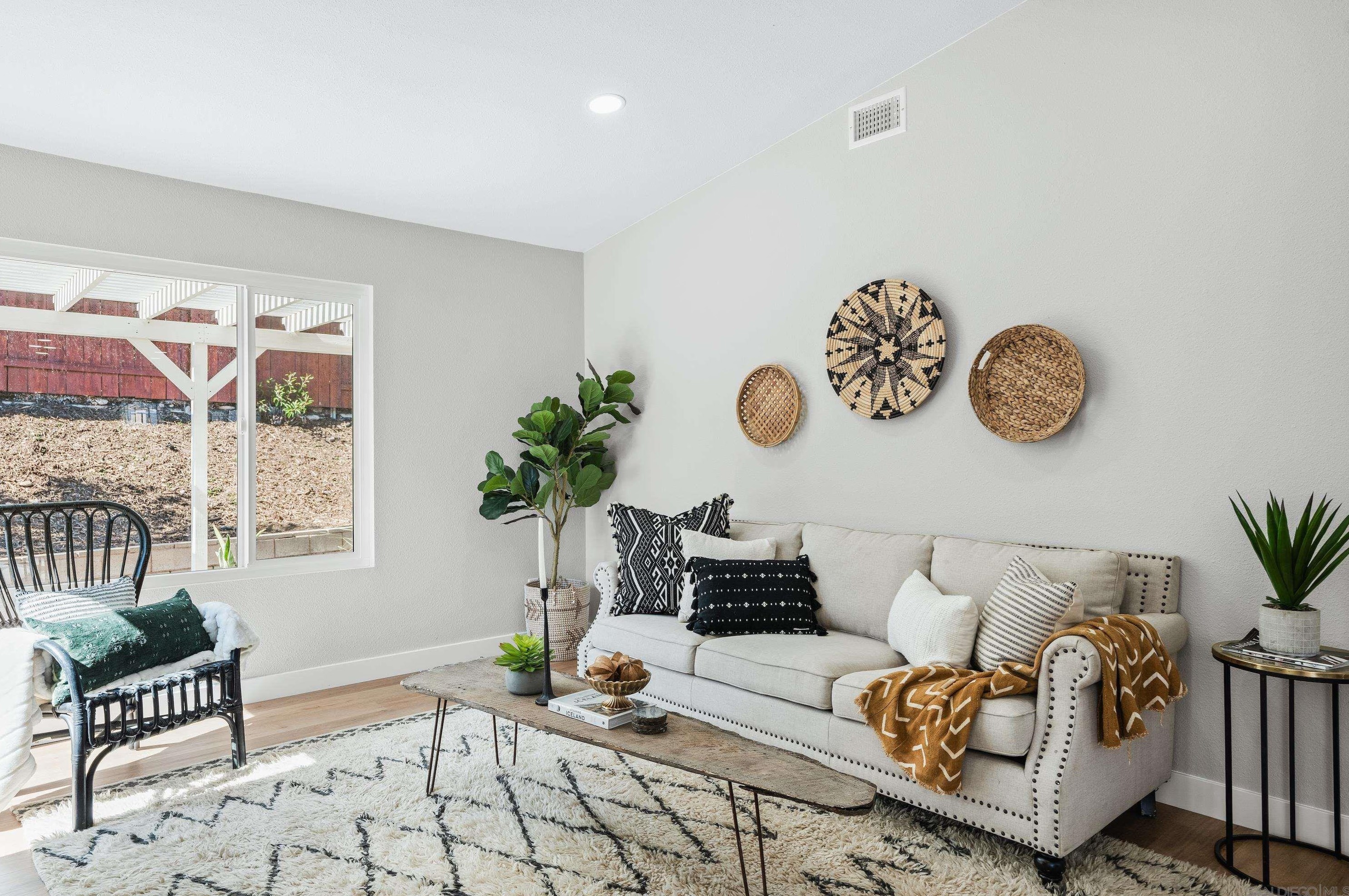 6832 Lazy Clouds Pt, San Diego, CA 92120-1733