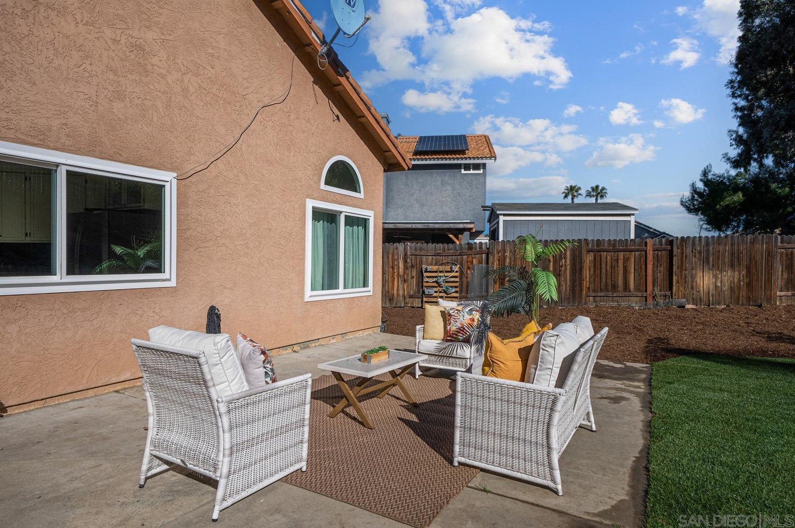 29769 Stonewood Rd, Temecula CA  92591-5303 exterior