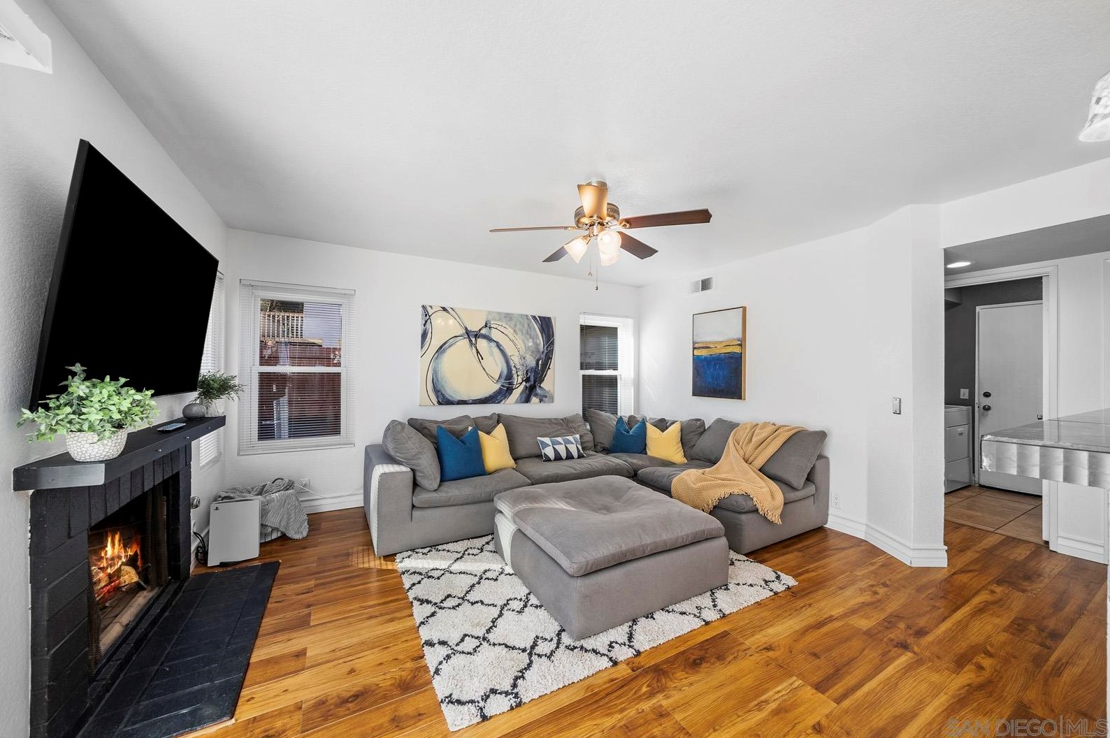 29769 Stonewood Rd, Temecula CA  92591-5303 exterior