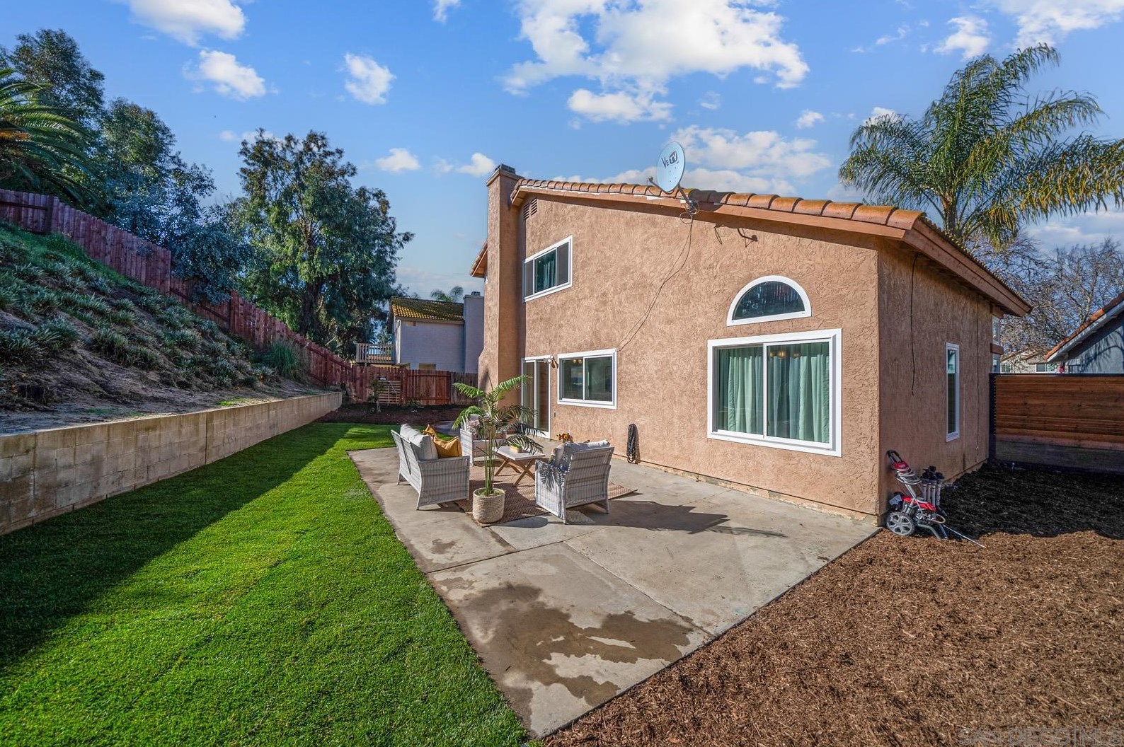 29769 Stonewood Rd, Temecula CA  92591-5303 exterior