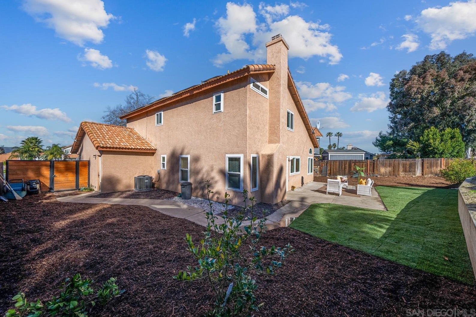 29769 Stonewood Rd, Temecula CA  92591-5303 exterior