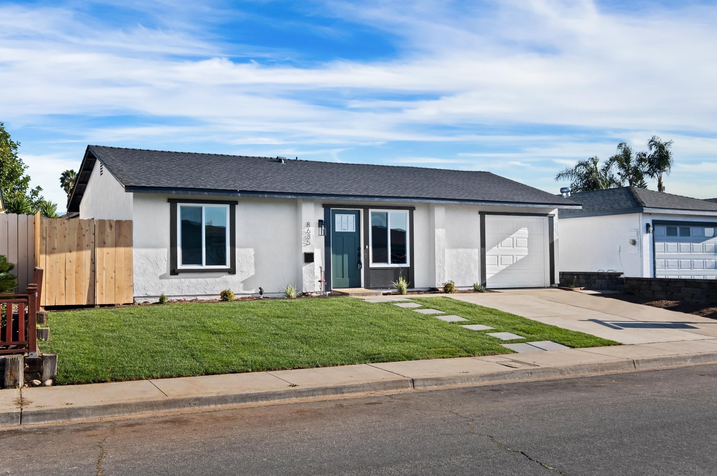 8685 Hebrides Dr, San Diego CA 92126-3314 exterior