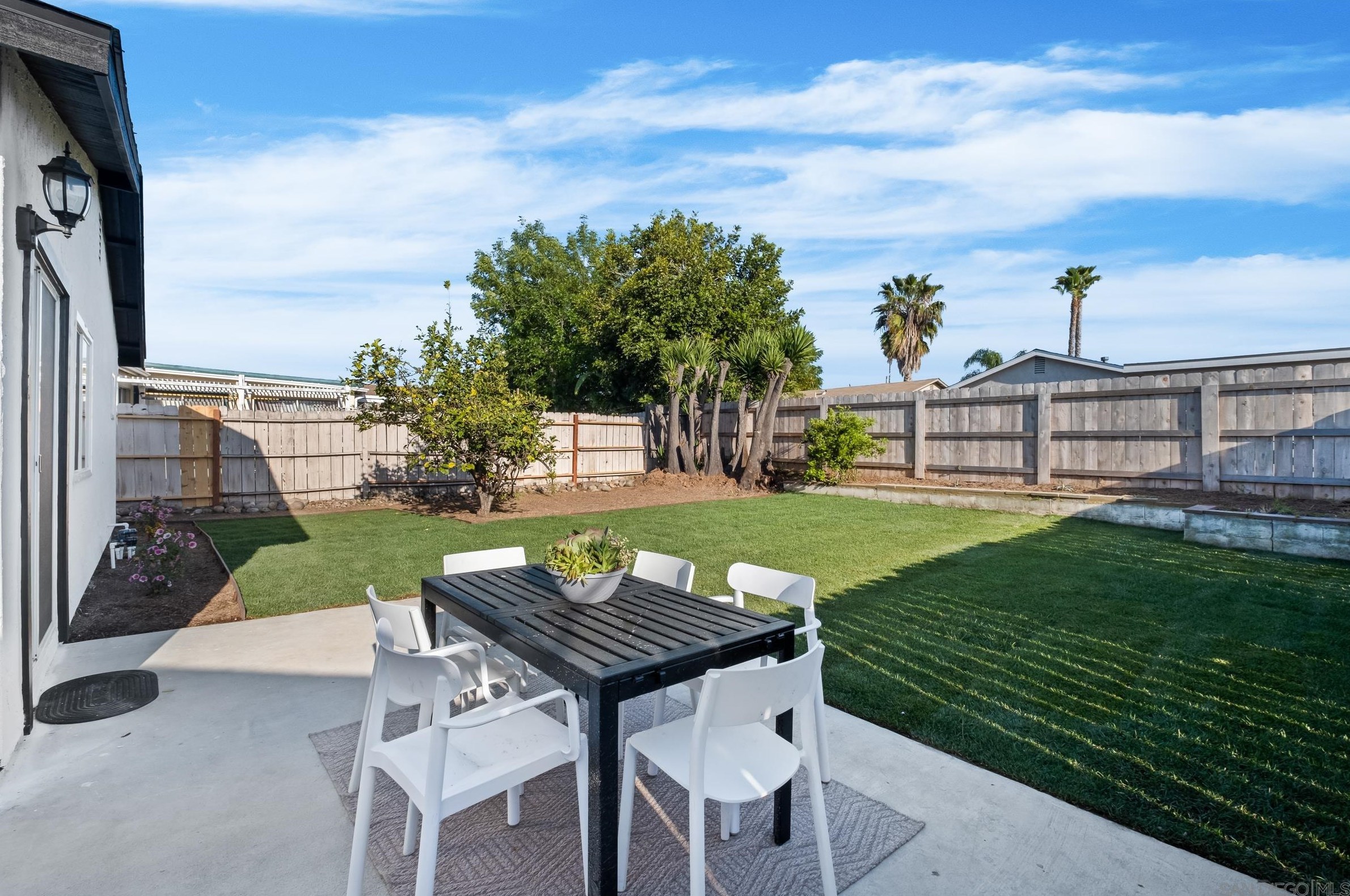 8685 Hebrides Dr, San Diego CA 92126-3314 exterior