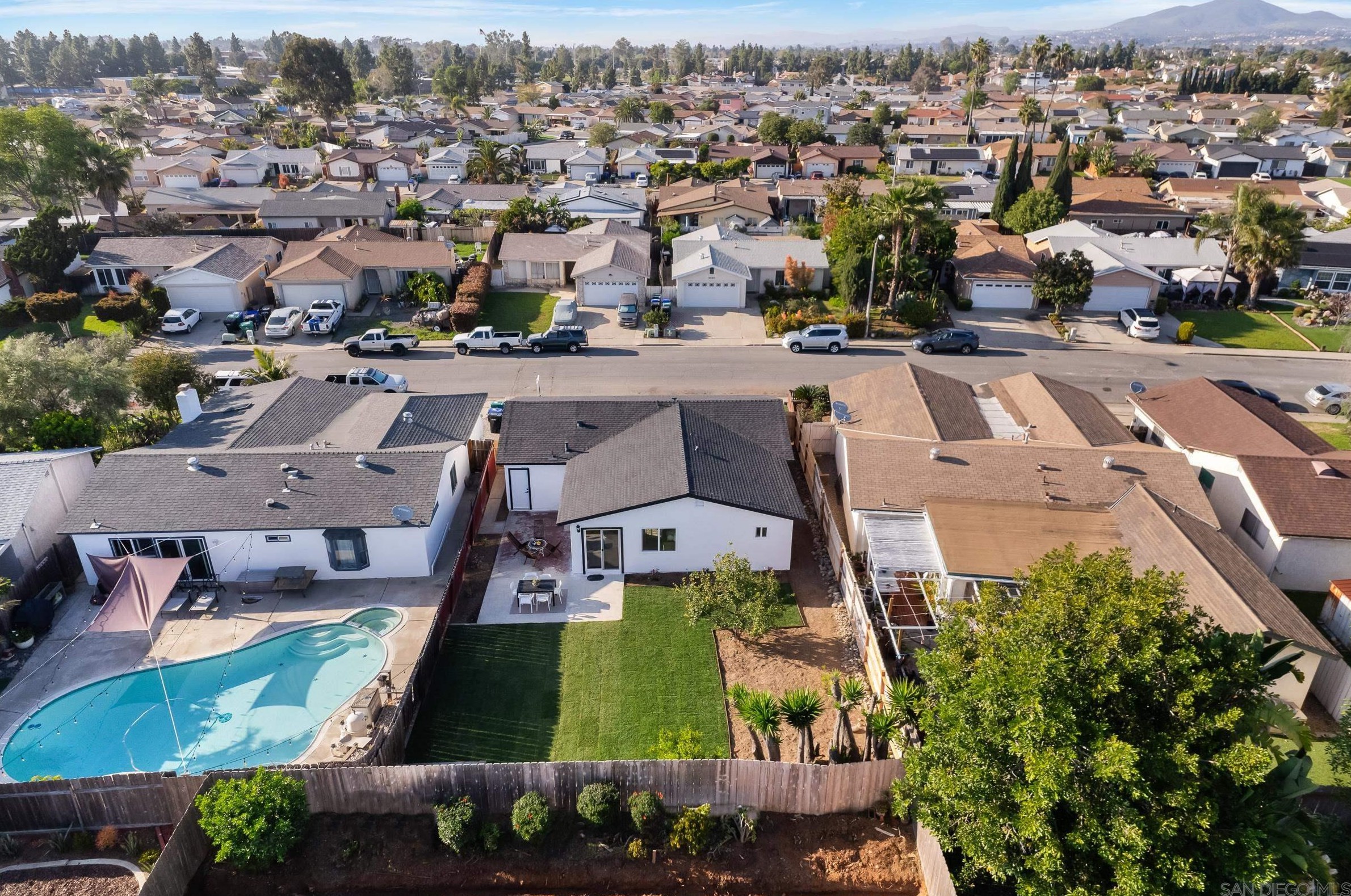 8685 Hebrides Dr, San Diego CA 92126-3314 exterior