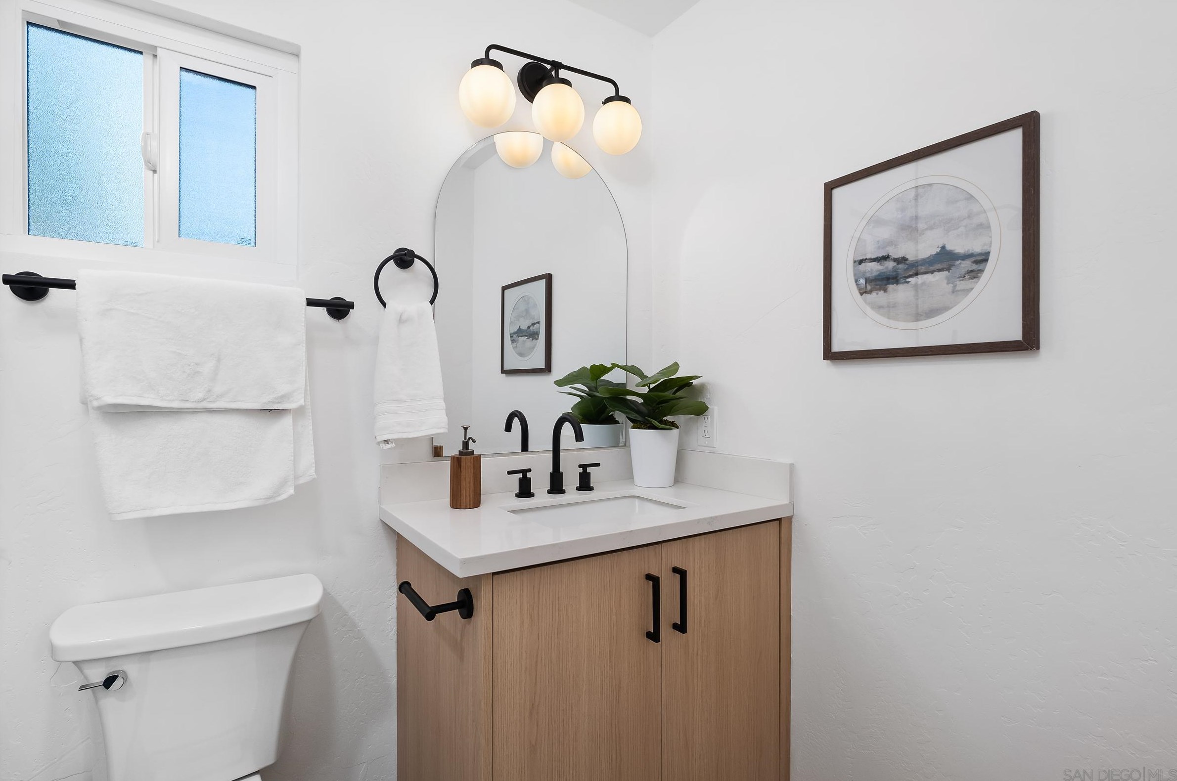 8685 Hebrides Dr, San Diego CA 92126-3314 exterior