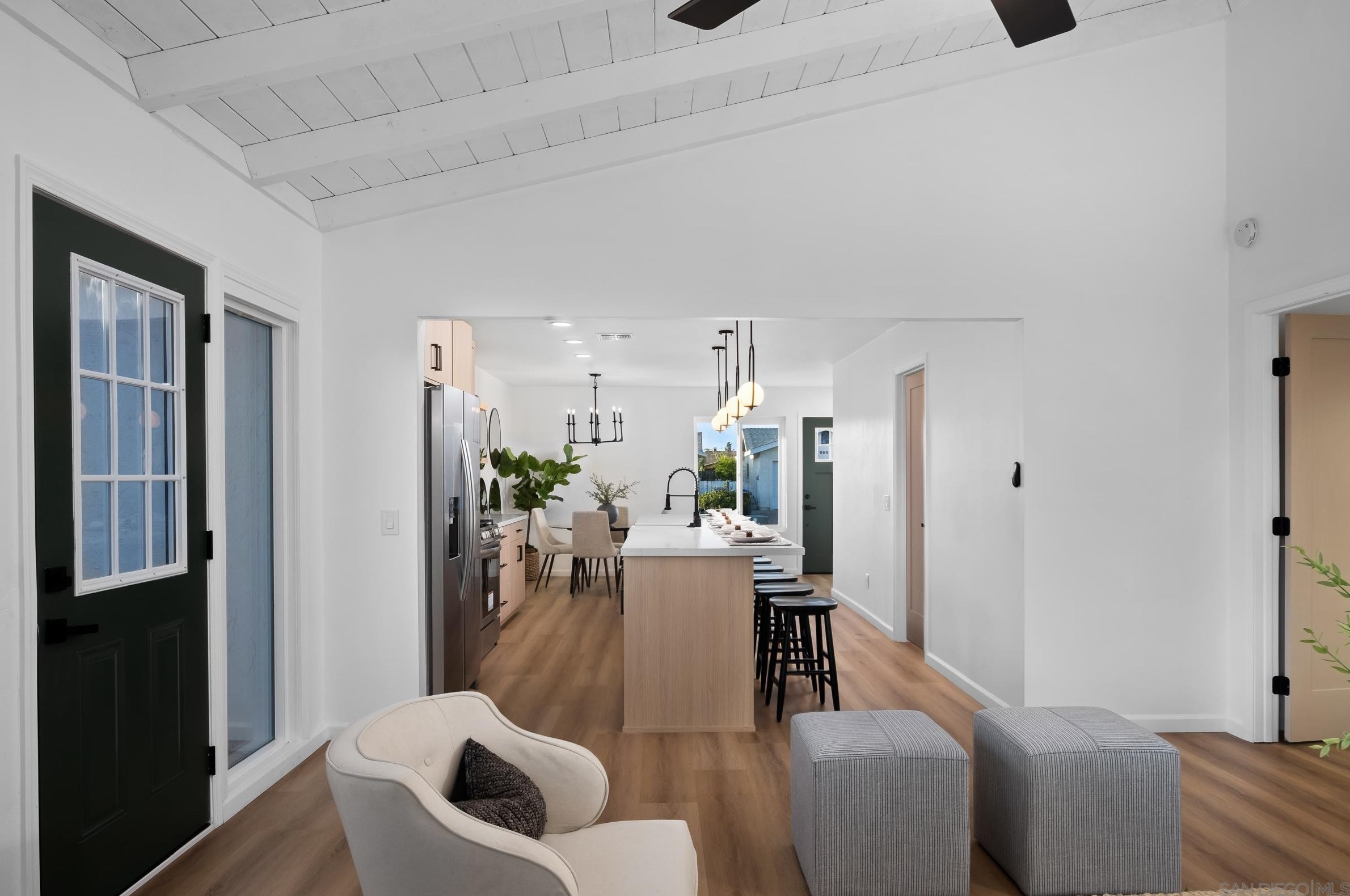 8685 Hebrides Dr, San Diego CA 92126-3314 exterior