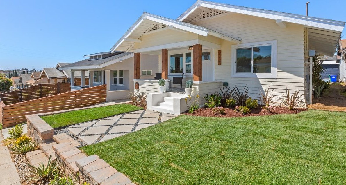 244 27th St, San Diego CA  92102-3118 exterior