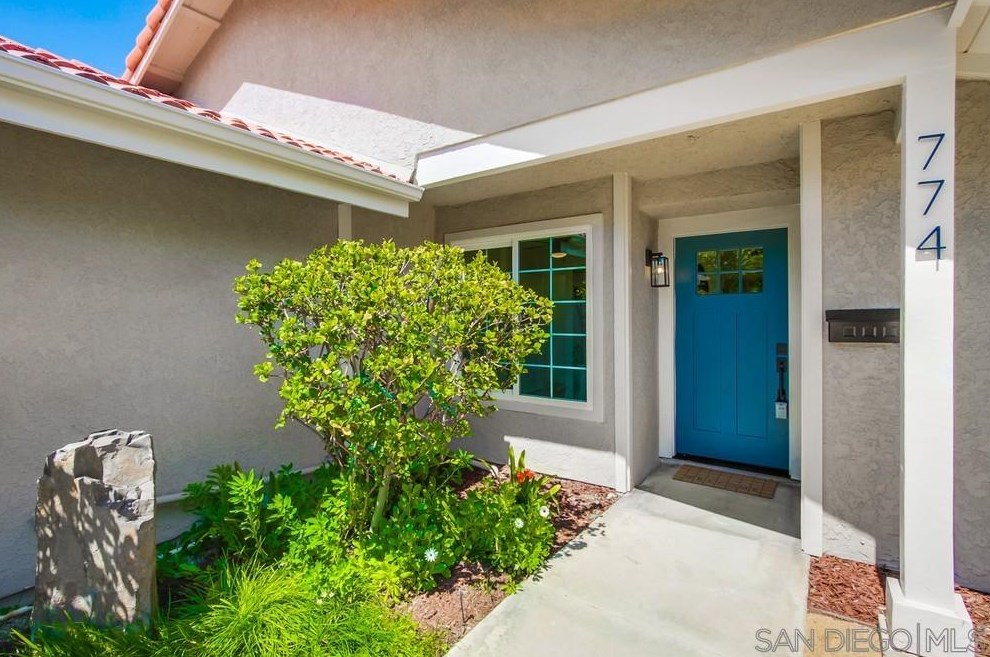 774 Grey Hawk Ct, Oceanside CA  92057-6353 exterior