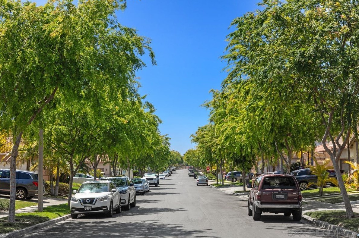 1936 Knights Ferry Dr, Chula Vista, CA 91913-1656