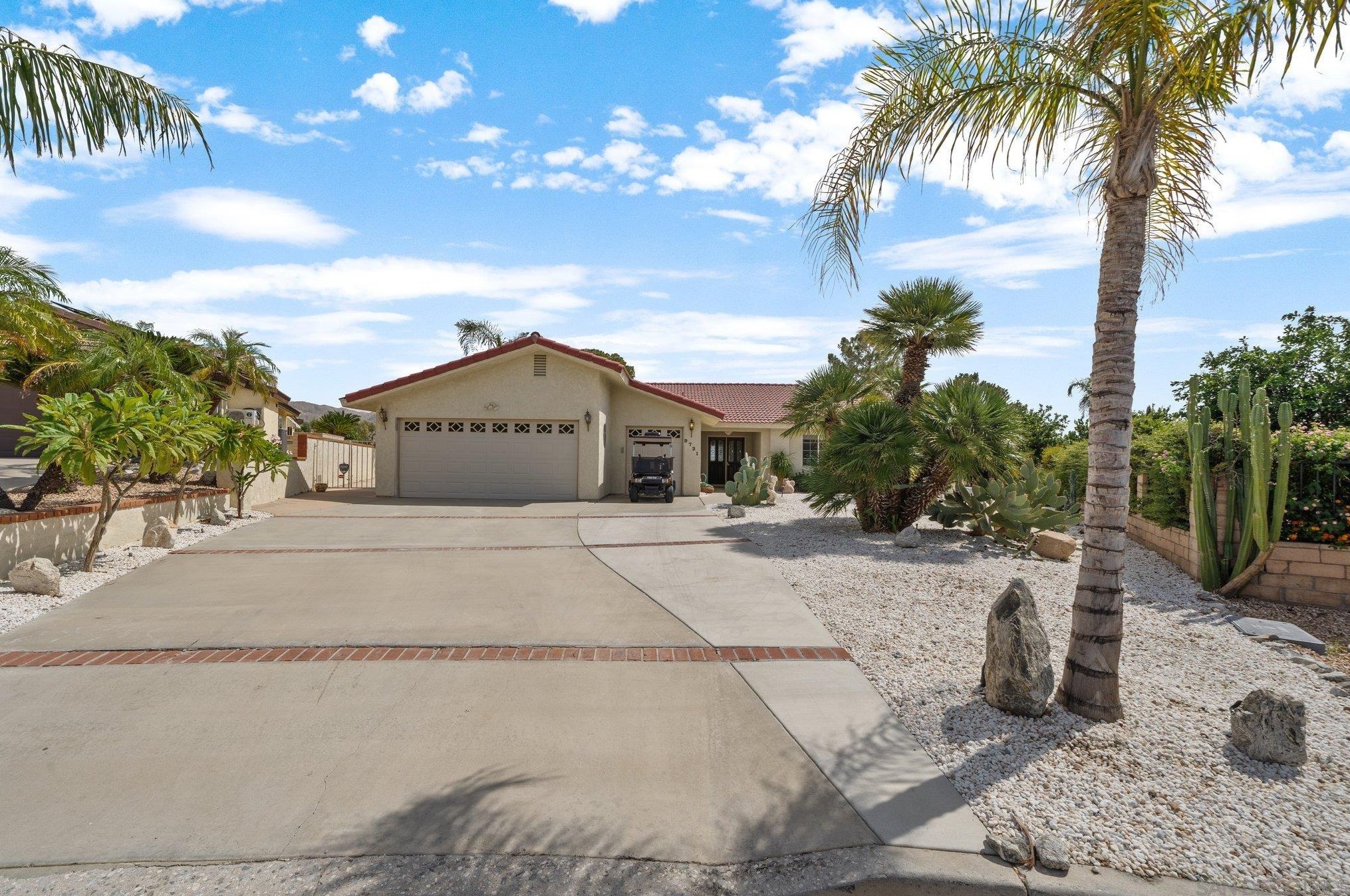 9721 Siwanoy Dr, Desert Hot Springs CA  92240-1330 exterior