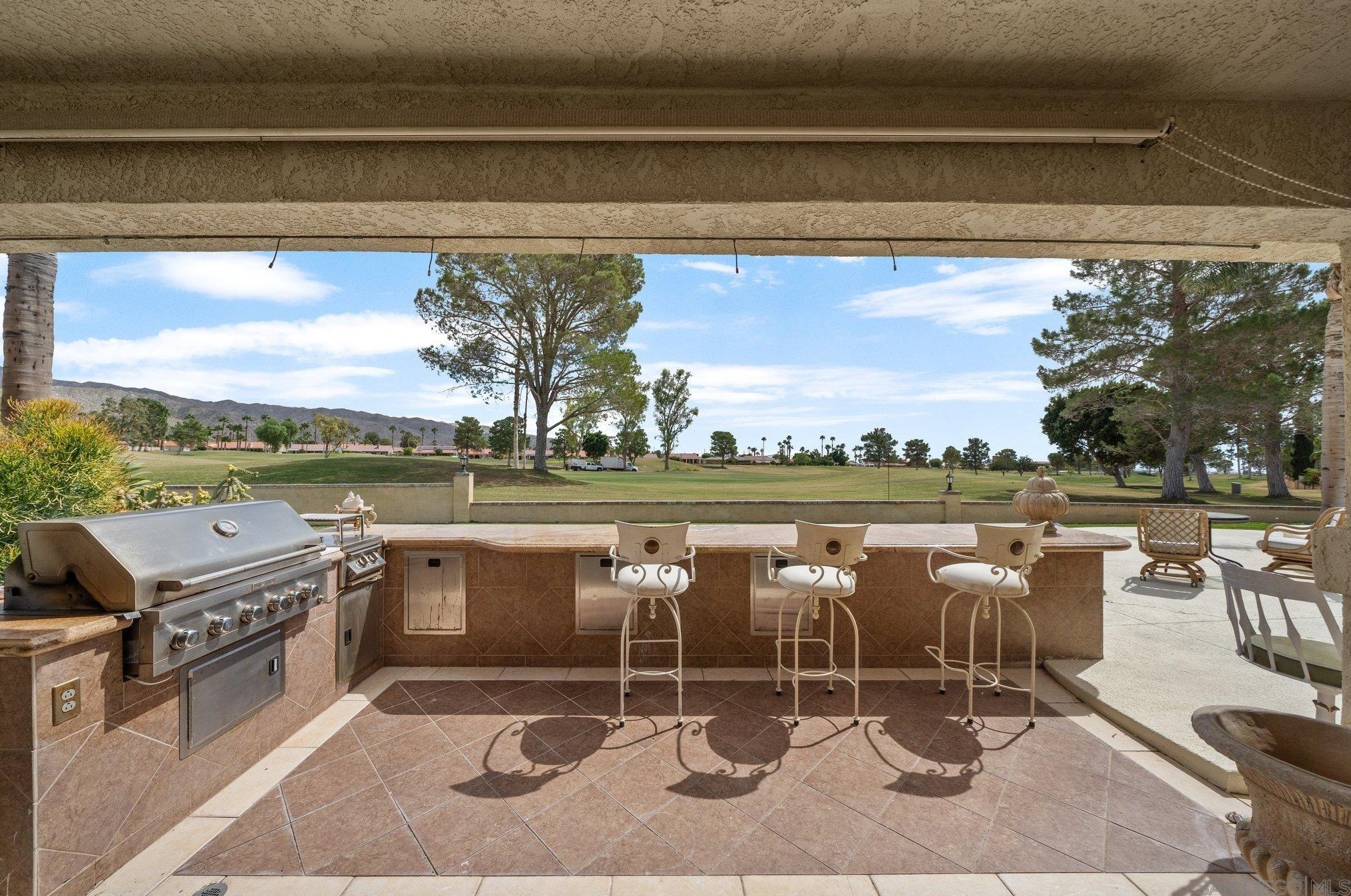 9721 Siwanoy Dr, Desert Hot Springs CA  92240-1330 exterior