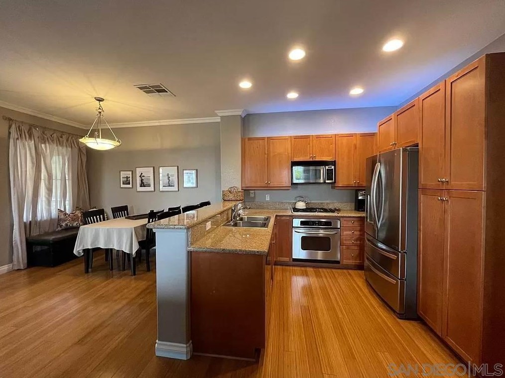 11192 Catarina Ln, San Diego, CA 92128-5672