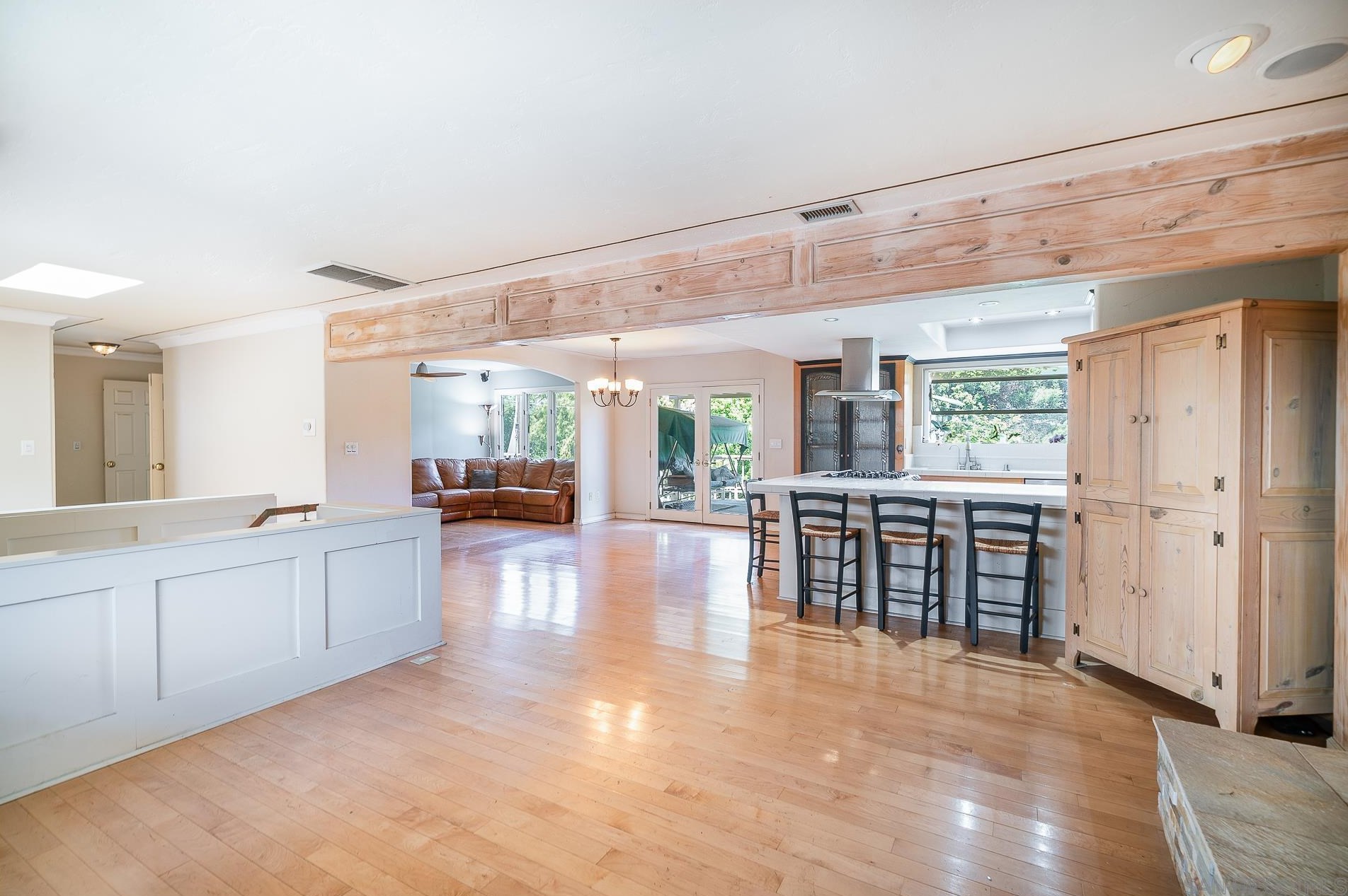 1155 Lita Ln, Vista CA  92084-7235 exterior