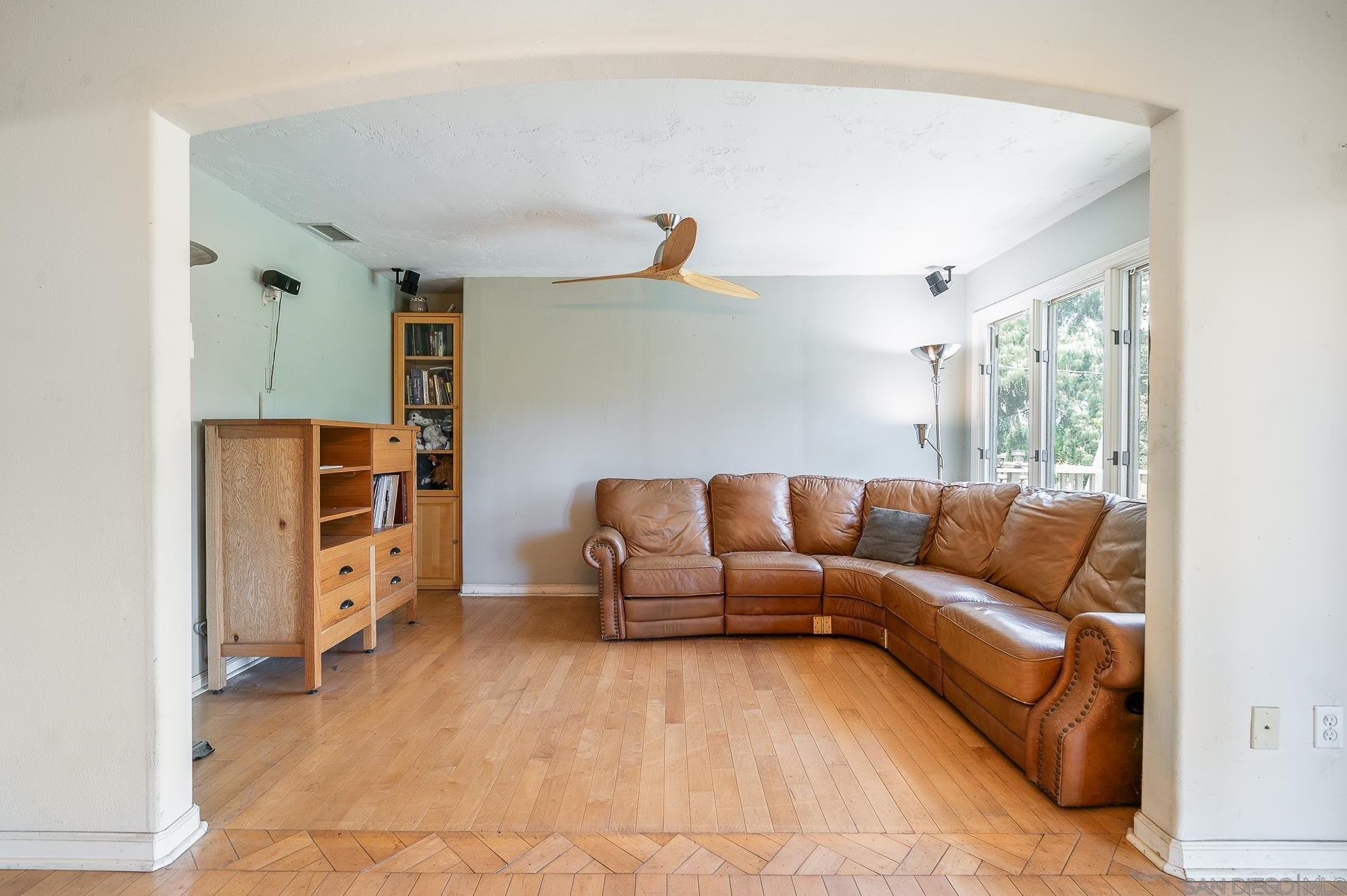 1155 Lita Ln, Vista CA  92084-7235 exterior