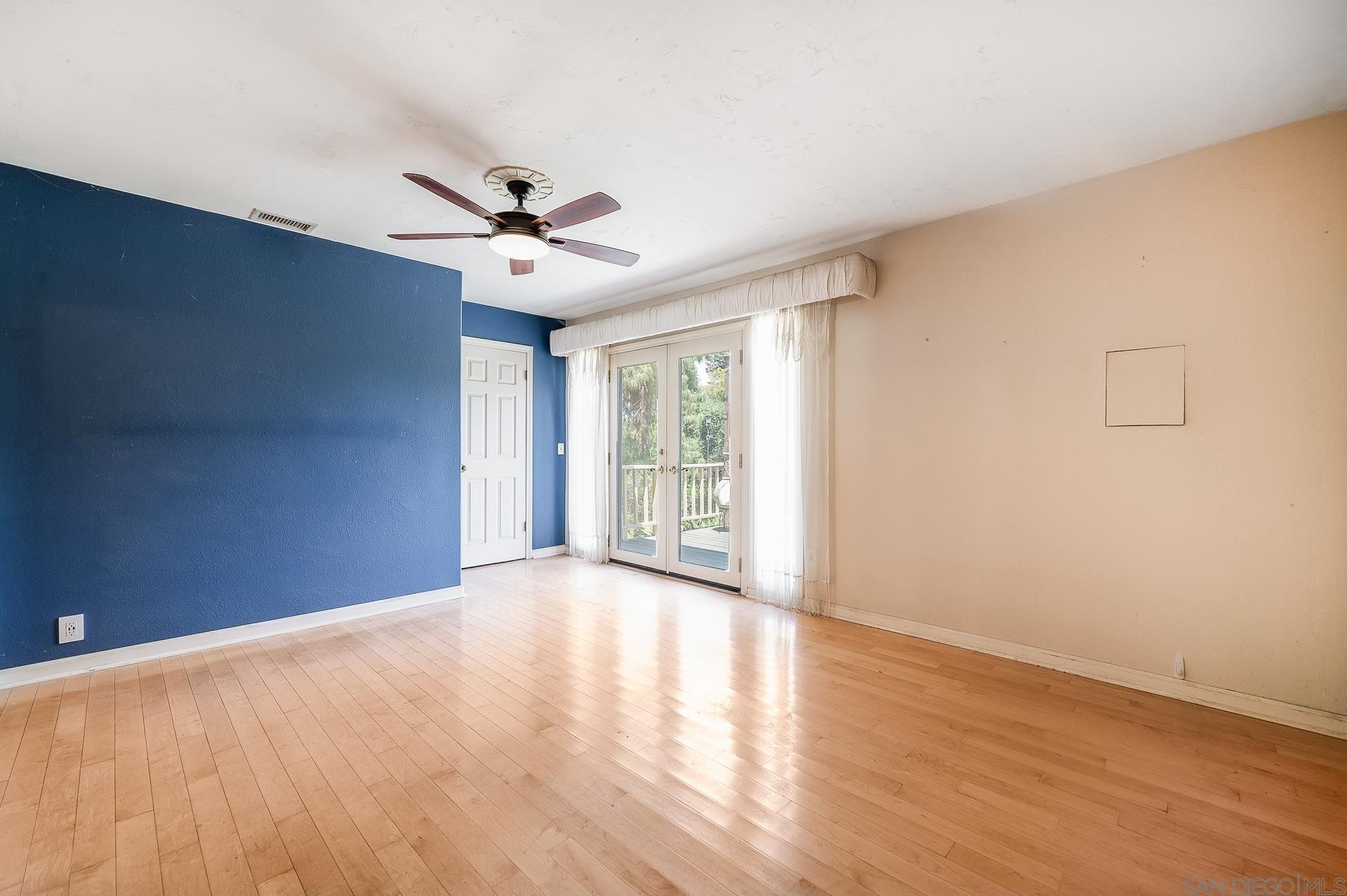 1155 Lita Ln, Vista CA  92084-7235 exterior