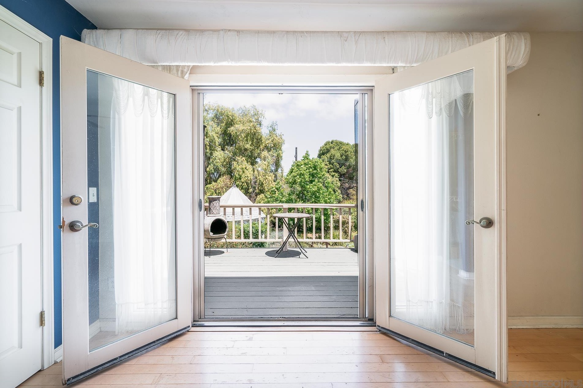 1155 Lita Ln, Vista CA  92084-7235 exterior