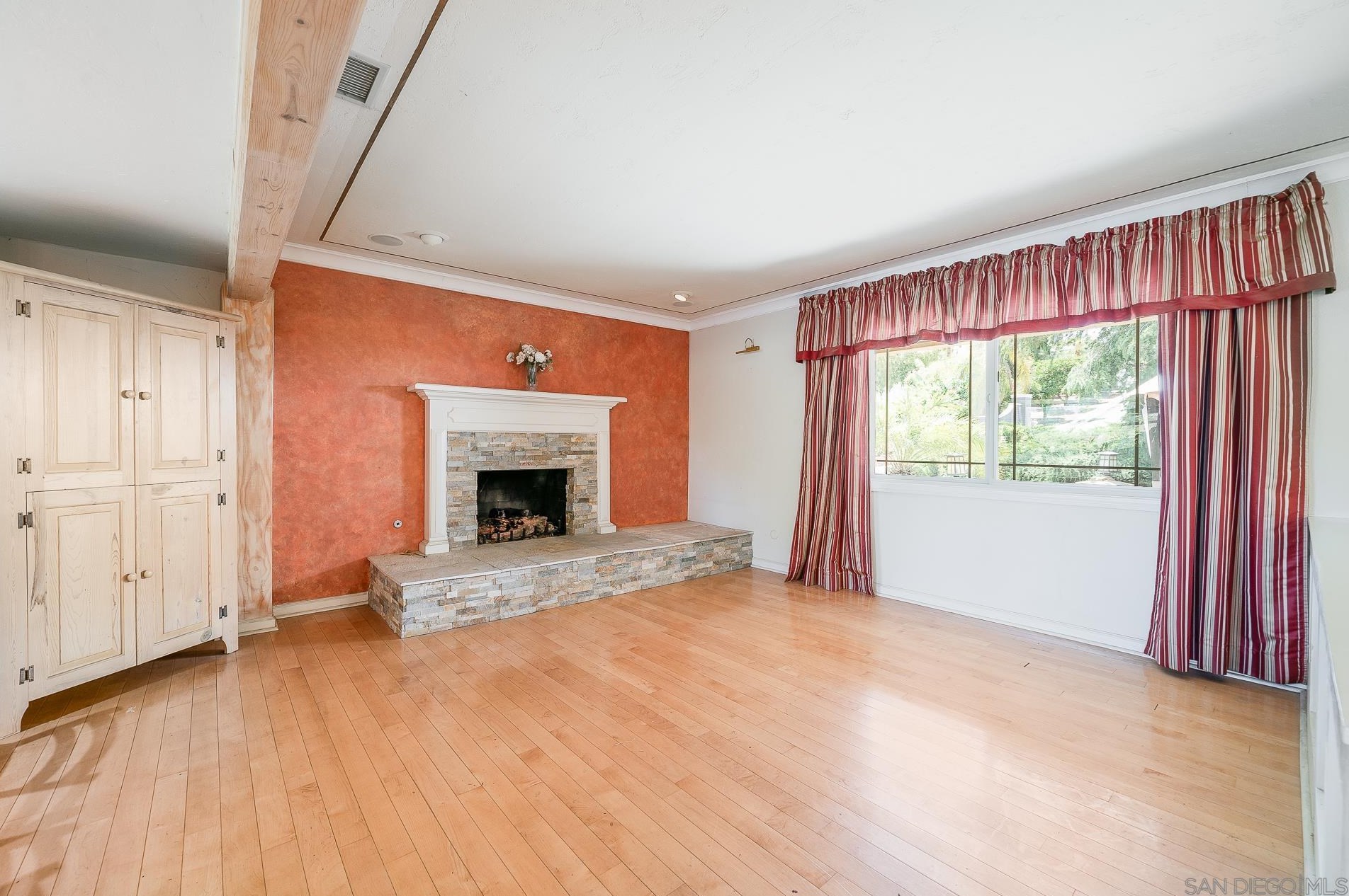 1155 Lita Ln, Vista CA  92084-7235 exterior