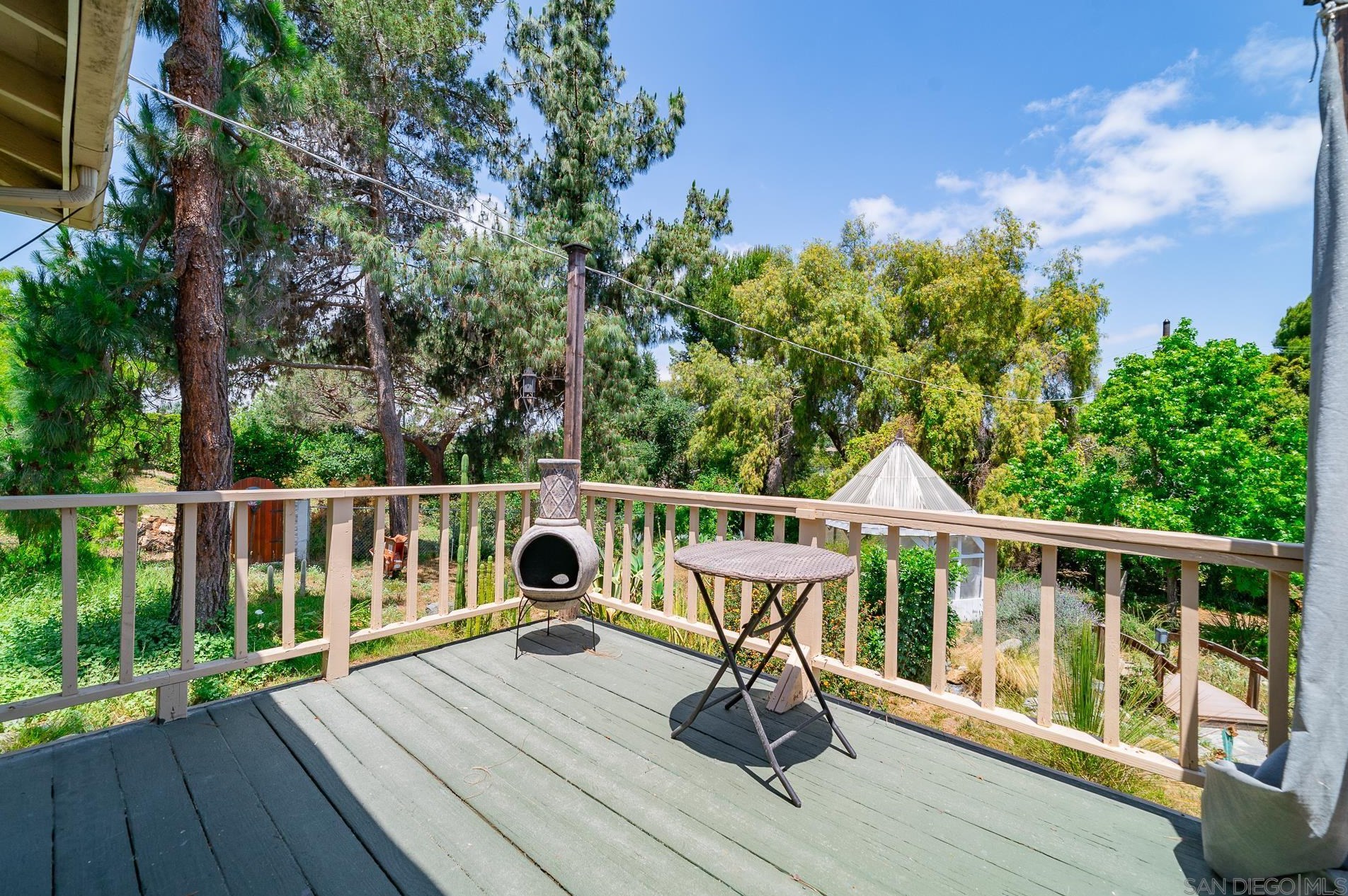 1155 Lita Ln, Vista CA  92084-7235 exterior