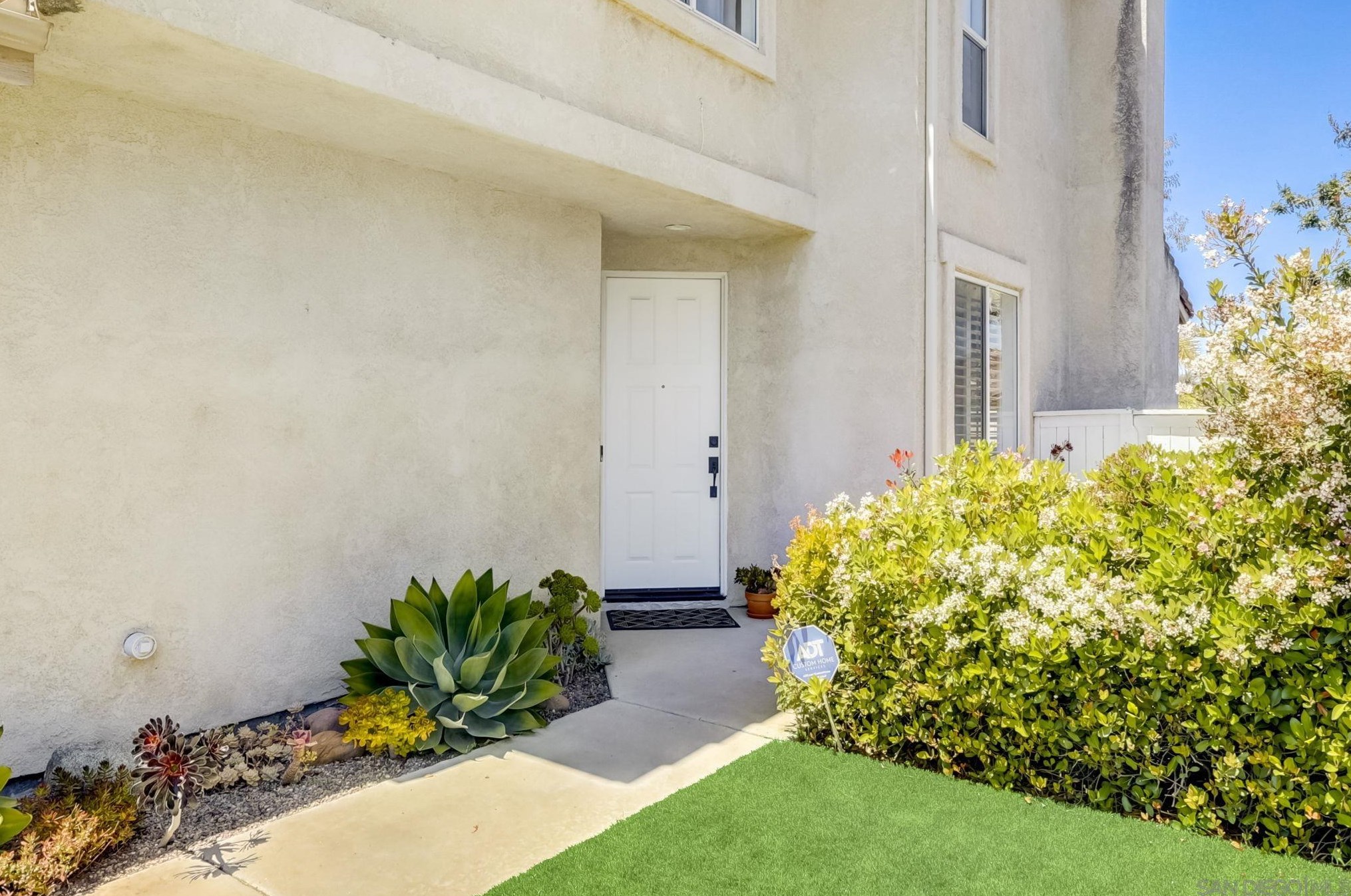 10688 Tipperary Way, San Diego, CA 92131-3612